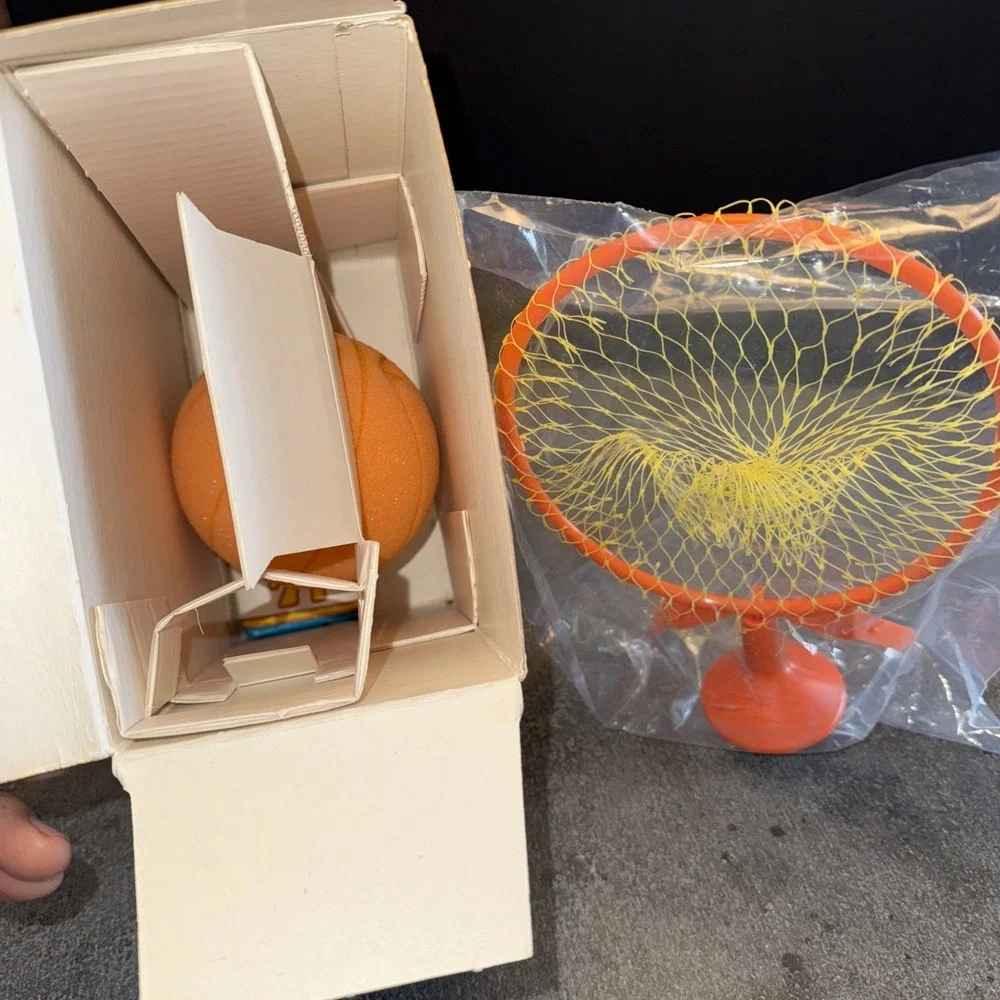 Vintage Avon Clean Shot Hoop Basketball Sponge and Soap 1970 Bathtub Game NEW